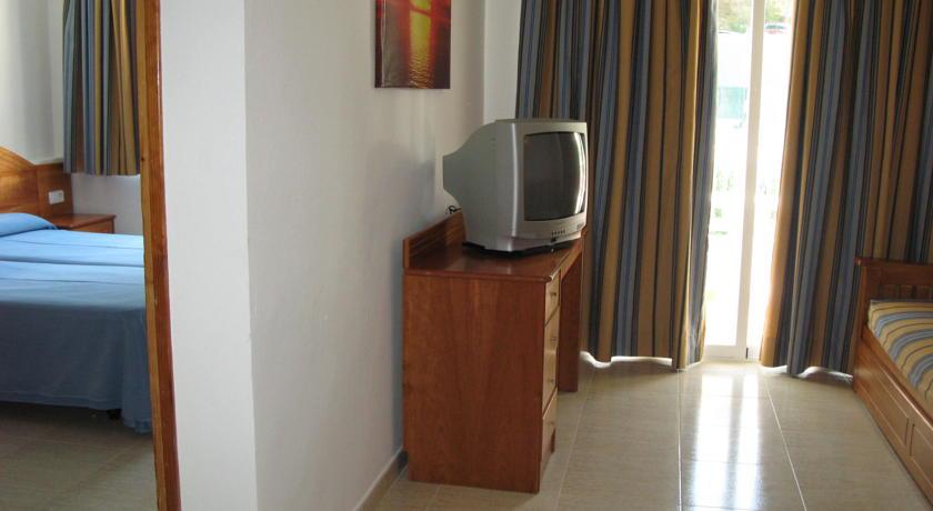 El Pinar Aparthotel Cala Llonga (Ibiza)