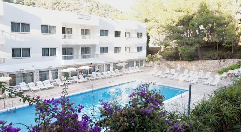 Aparthotel El Pinar 3*